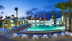 Отель Hari Club Beach Resort - Ultra All Inclusive  Arhir